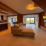 Ajlin Luxury Oasis Heaven Villa