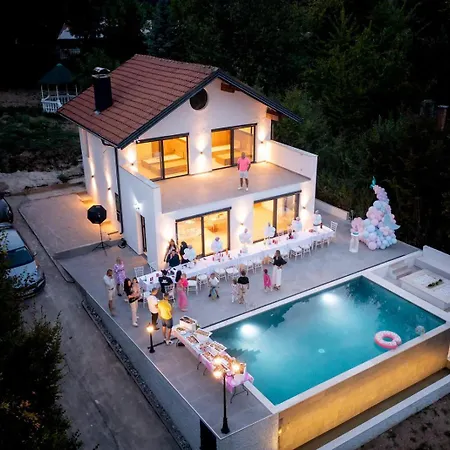 Ajlin Luxury Oasis Heaven Villa Szarajevó